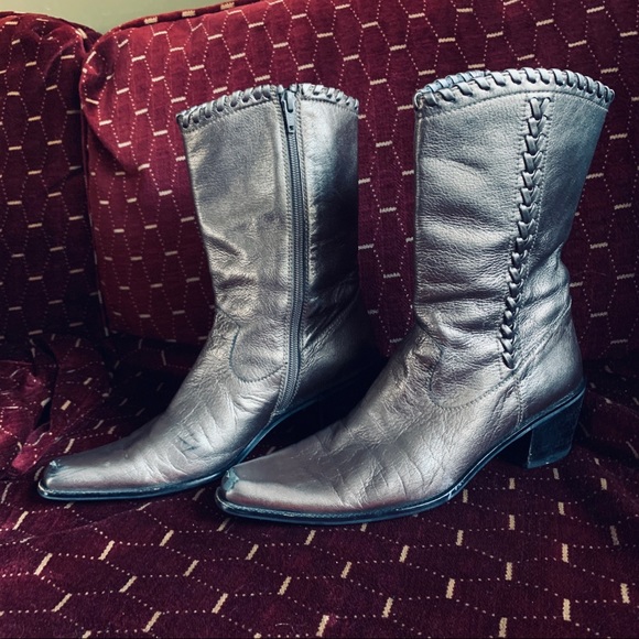 Stuart Weizmann cowboy style gold boots 7.5 - Picture 3 of 8